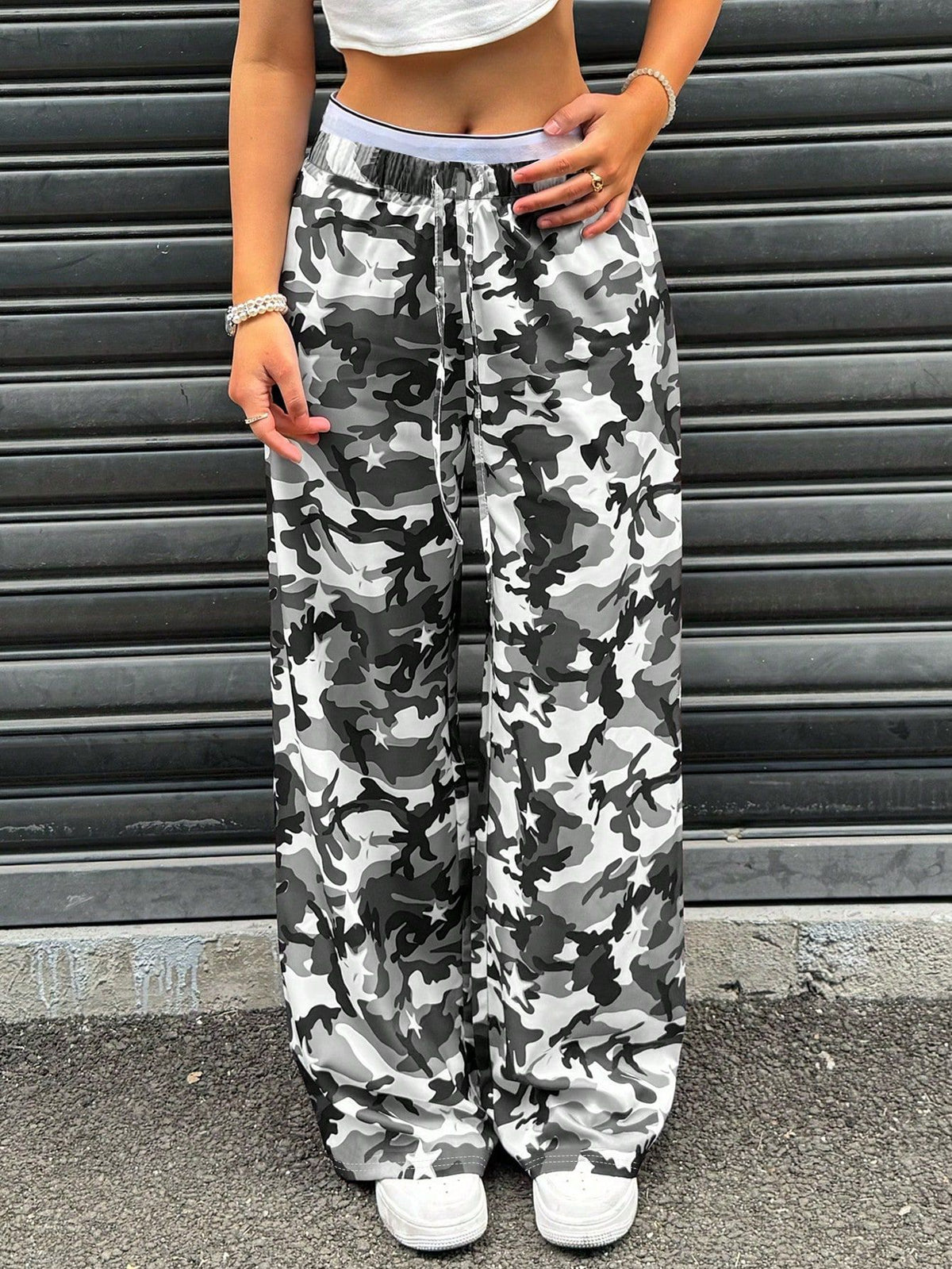 New Camouflage Fashionable Slimming Low-Waist Straight-Leg Pants
