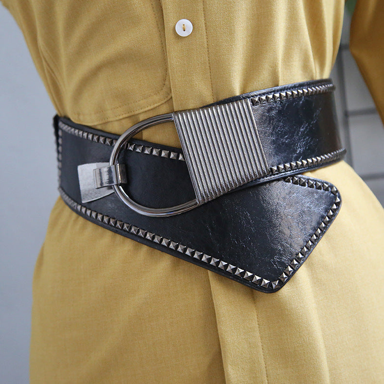 Simple Women's Rivet Belt for everyday fashion