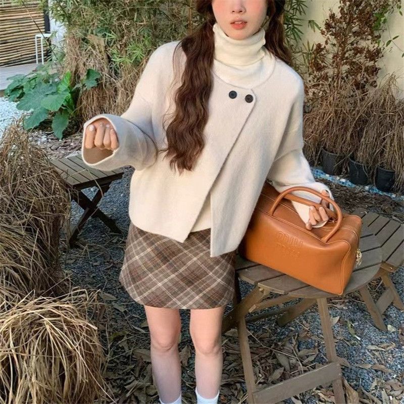 Two-button Designer-style Solid-color Knit Cardigan