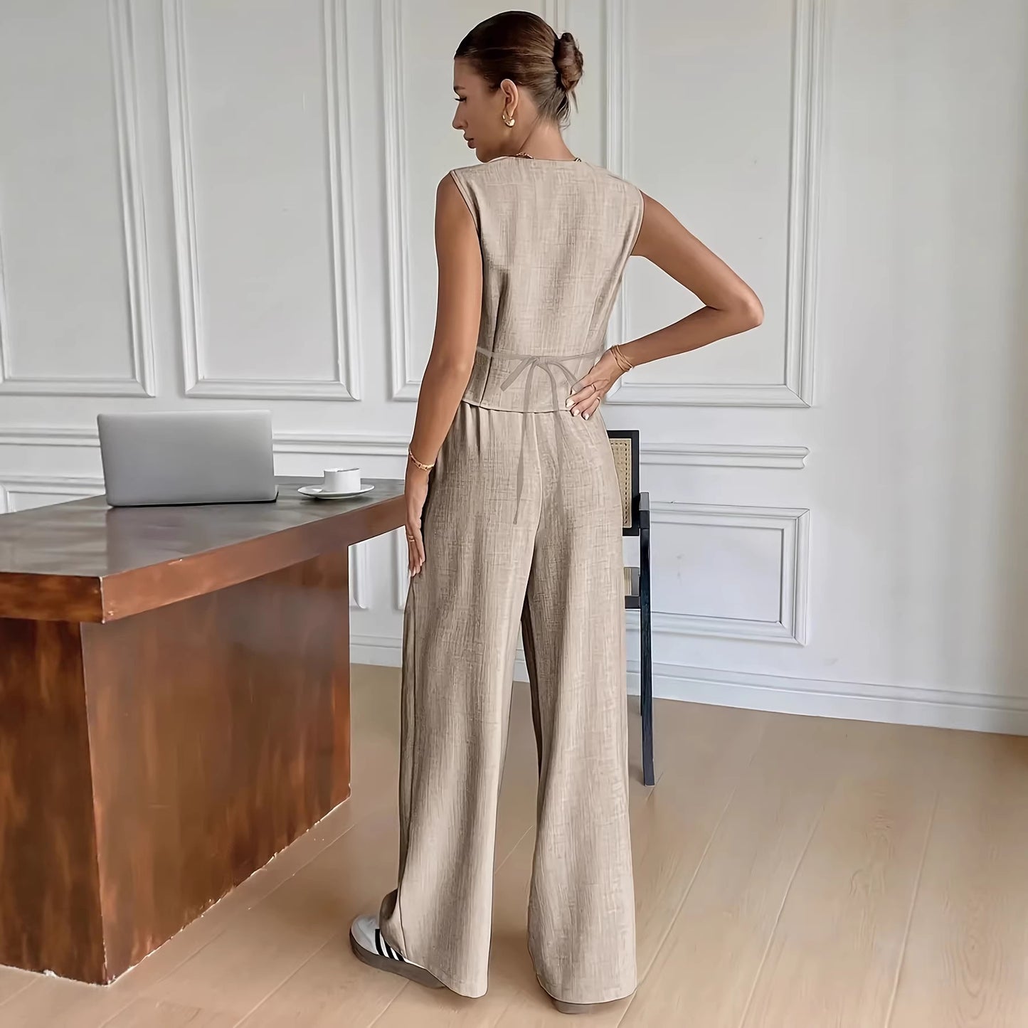 Stylish Off-white Sleeveless Vest And Wide-leg Pants Set For Women Summer Style