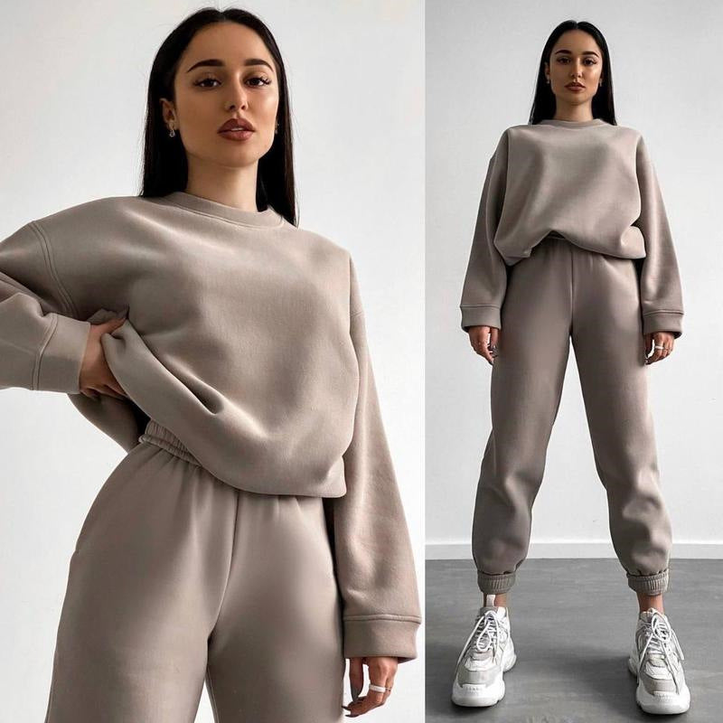 Fashionable Loose-fit Crewneck Sweatshirt With Long Sleeves And Casual Athletic Pants
