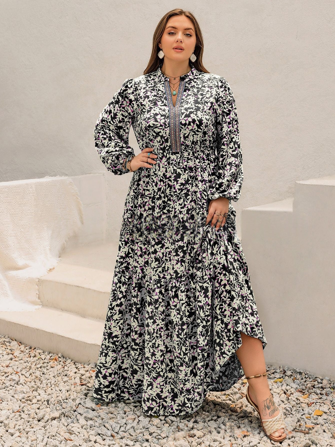 Women's Printed Embroidered Waistband V-neck Dress