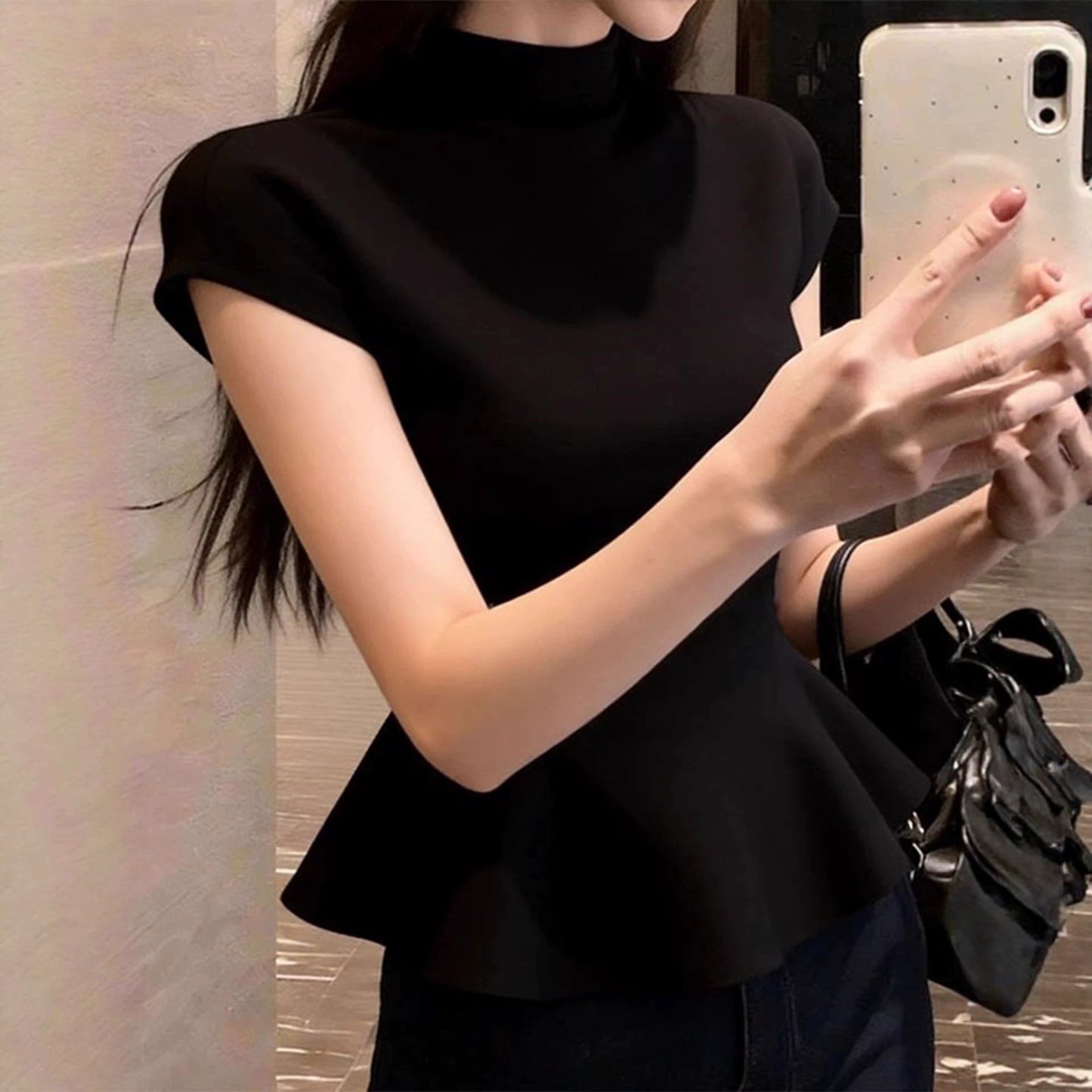 Waist-cinching Figure-flattering Short-sleeve Top