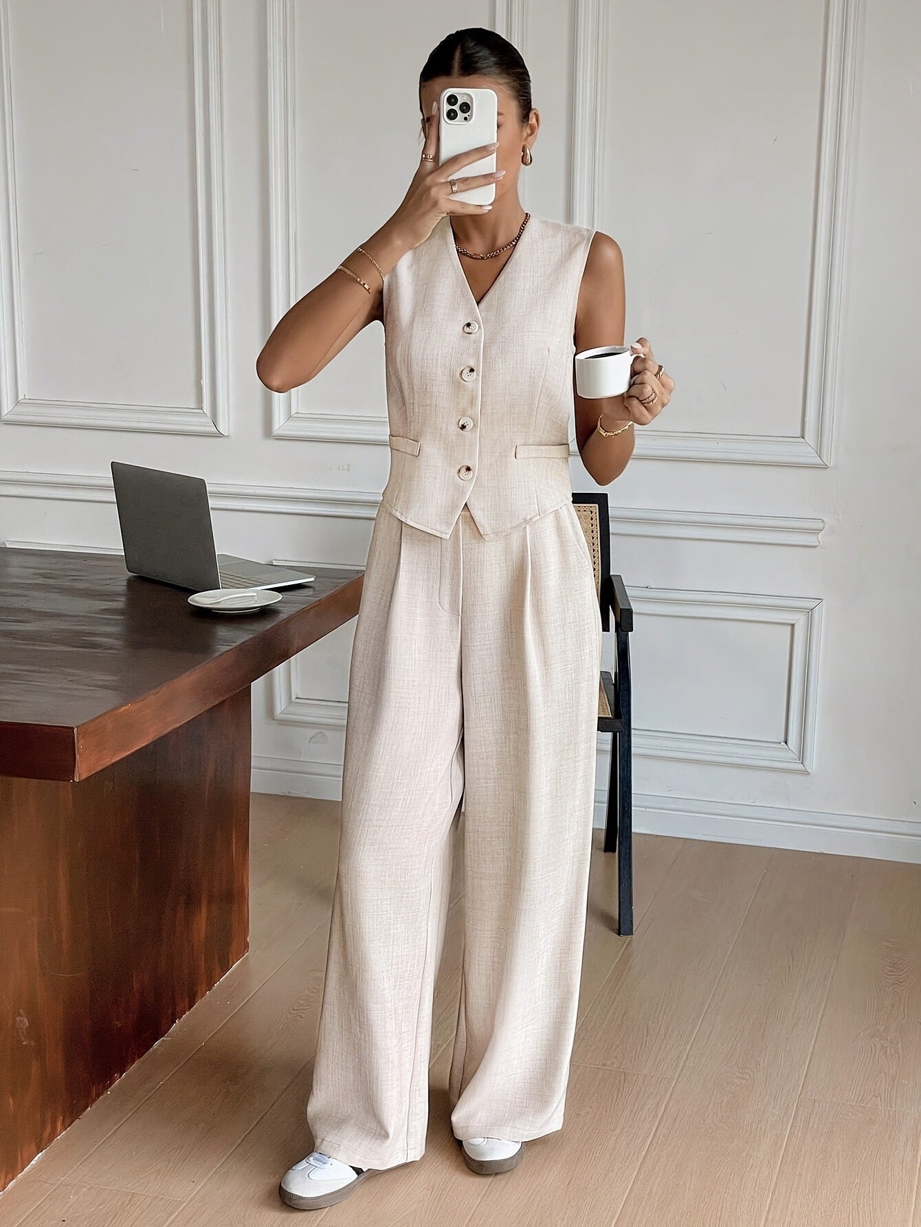 Stylish Off-white Sleeveless Vest And Wide-leg Pants Set For Women Summer Style